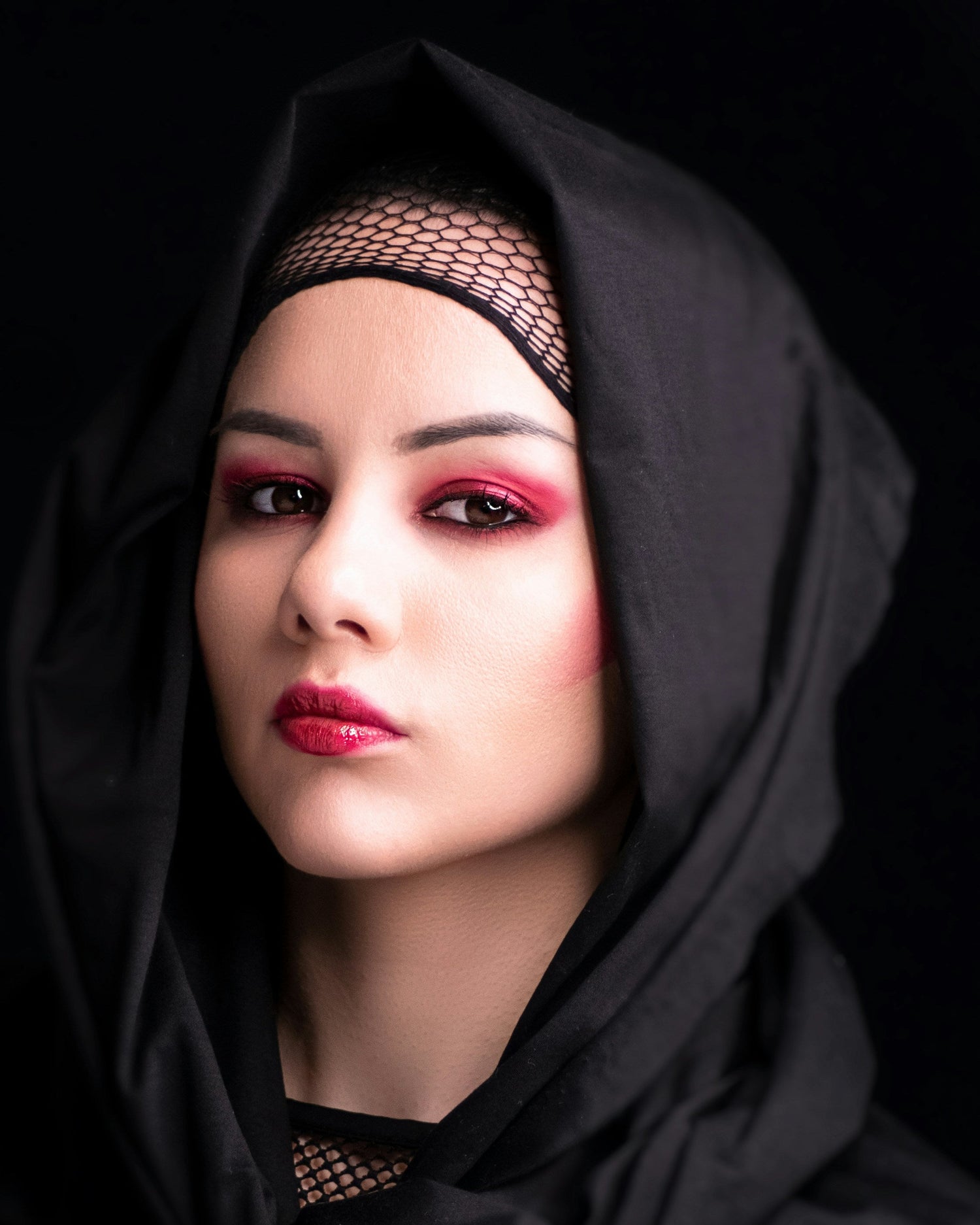 MAKEUP & ACCESSORIES